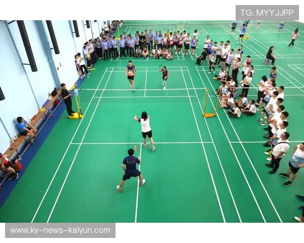 羽毛球女神晒健身照，全网惊呆