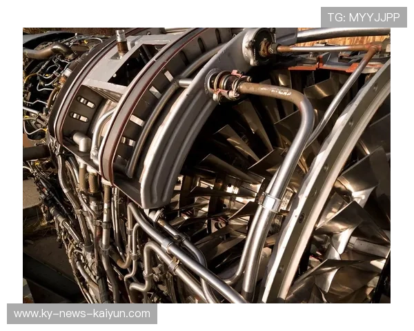 赛道事故导致赛事中止，救援直升机紧急降落