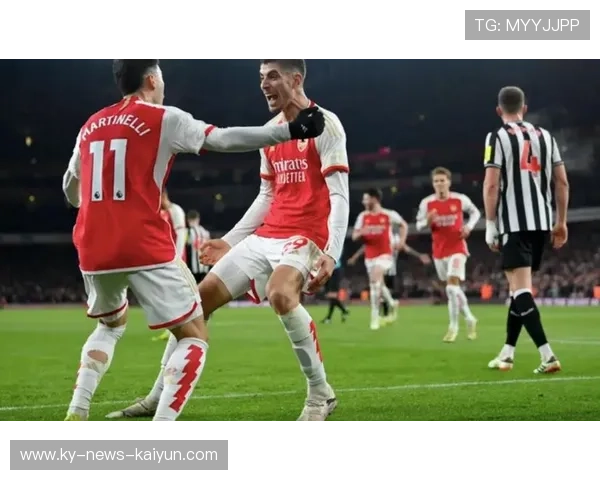 阿森纳左翼配合流畅，马丁内利顺势推射命中